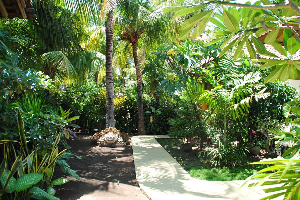 Kubu Sari Guest House ペムテラン 部屋 写真