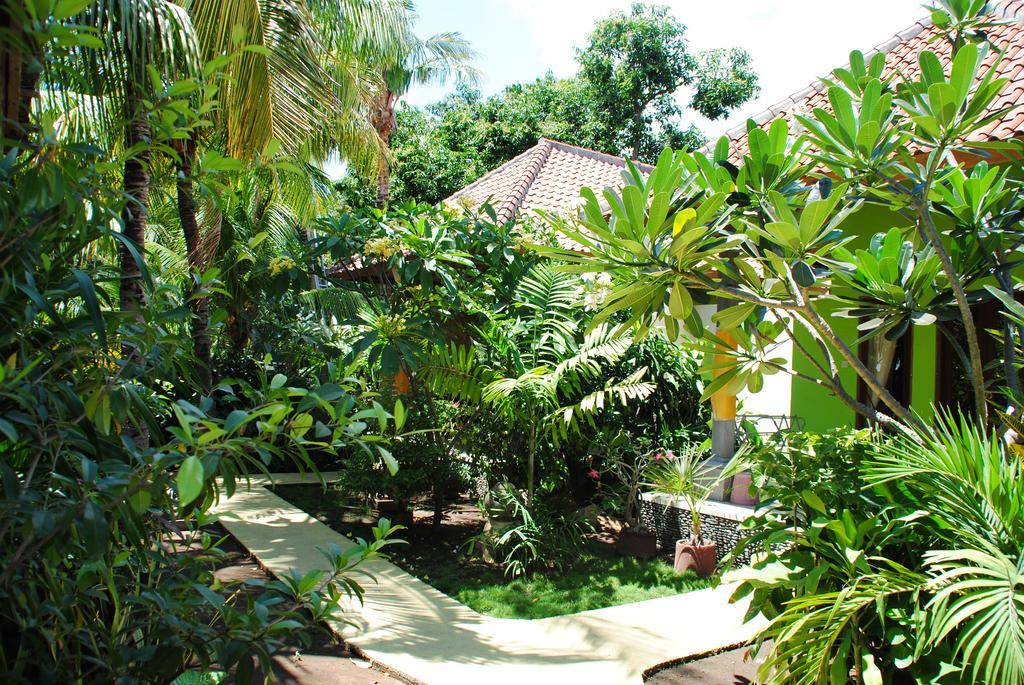 Kubu Sari Guest House ペムテラン 部屋 写真