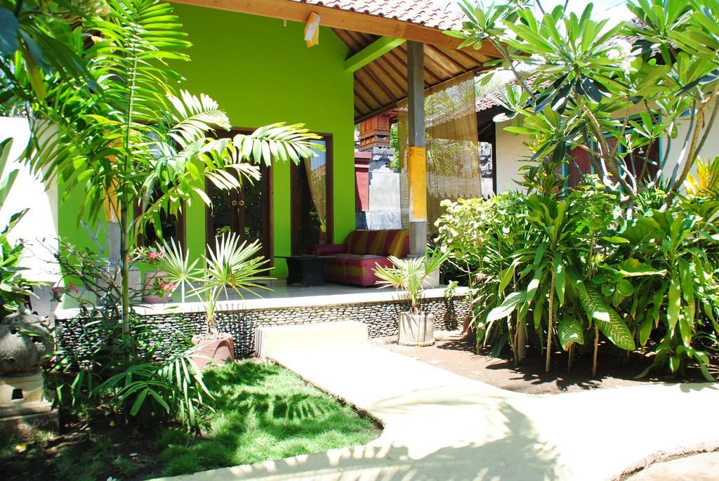 Kubu Sari Guest House ペムテラン 部屋 写真